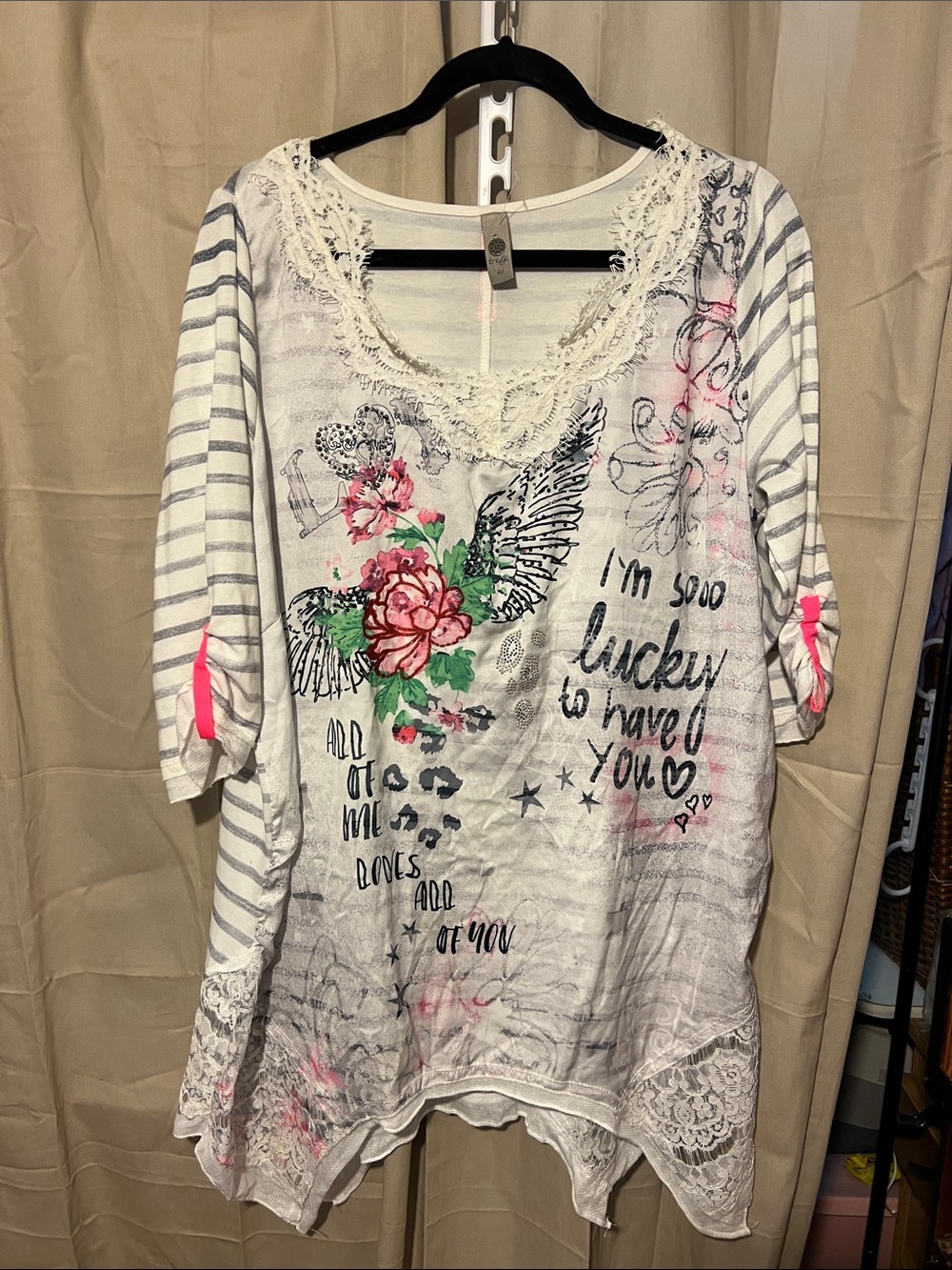 Lace-Trim Floral Graphic Tunic Top in White with Pink Accents